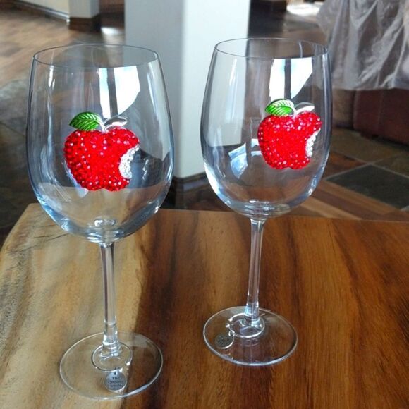 The Queen's Jewels-❣️ Embellished Apple Wine Glasses - Picture 8 of 12